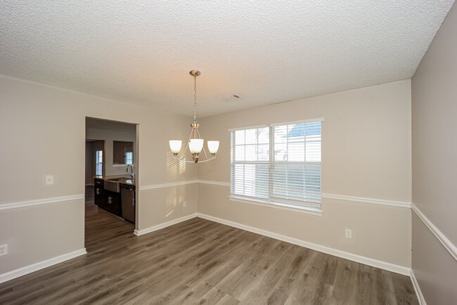 Photo - 1103 Village Oaks