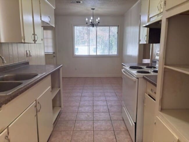 Photo - 1456 Glouchester Dr