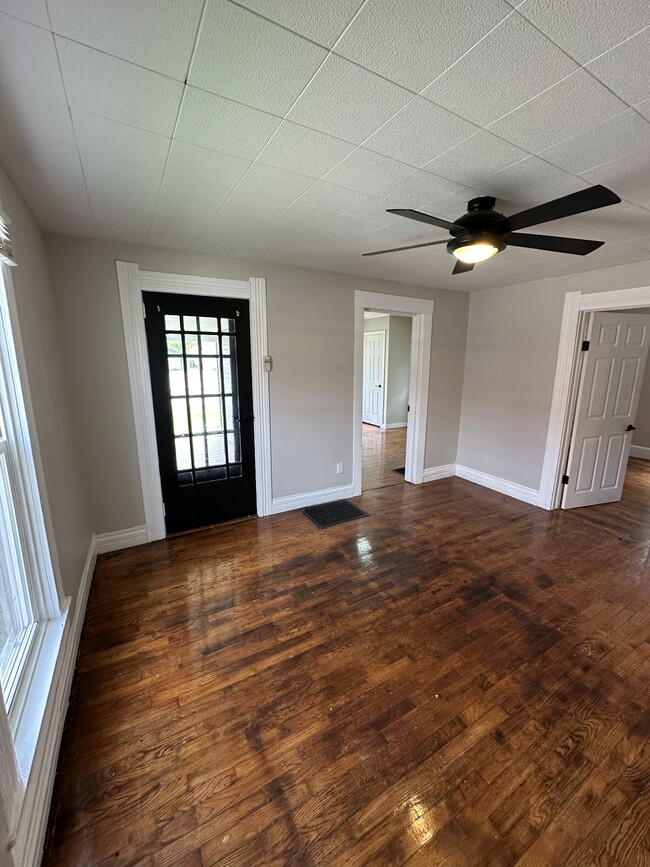 Photo - 2703 S Walnut St