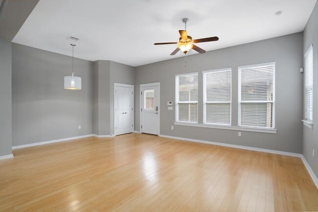 Photo - 4240 Berkman Dr