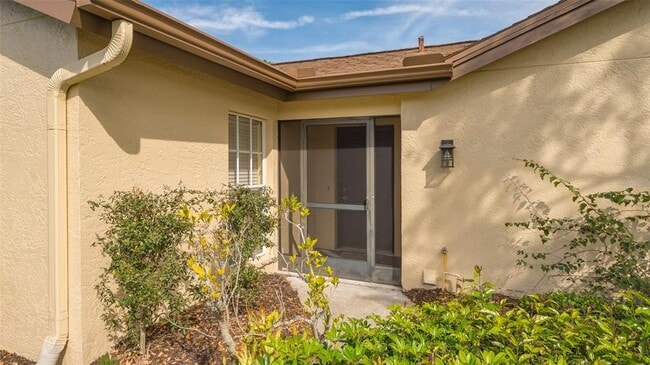 5905 Doral Dr
