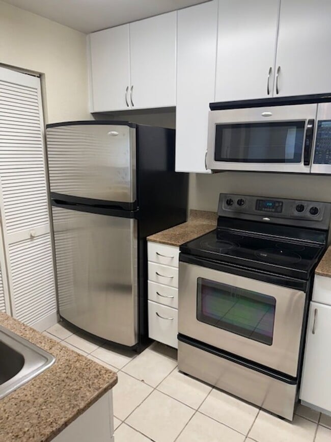 Lexington Place - 0326 - Lexington Place - 0326 Apartment Unit 326