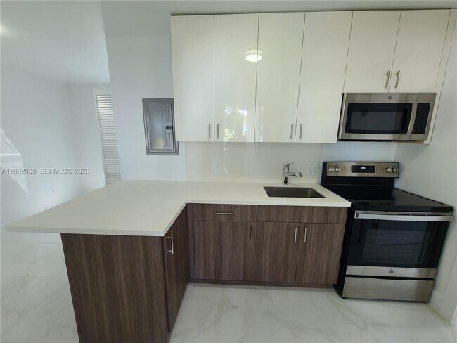 Photo - 1646 NW 1st Pl Unit 2