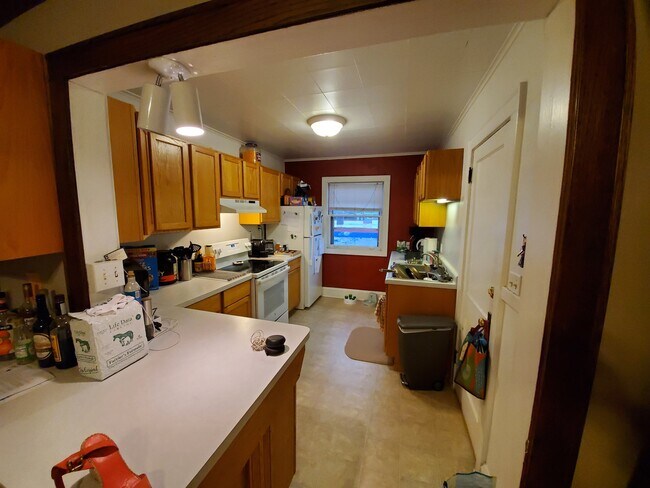 1451 Saint Clair Ave