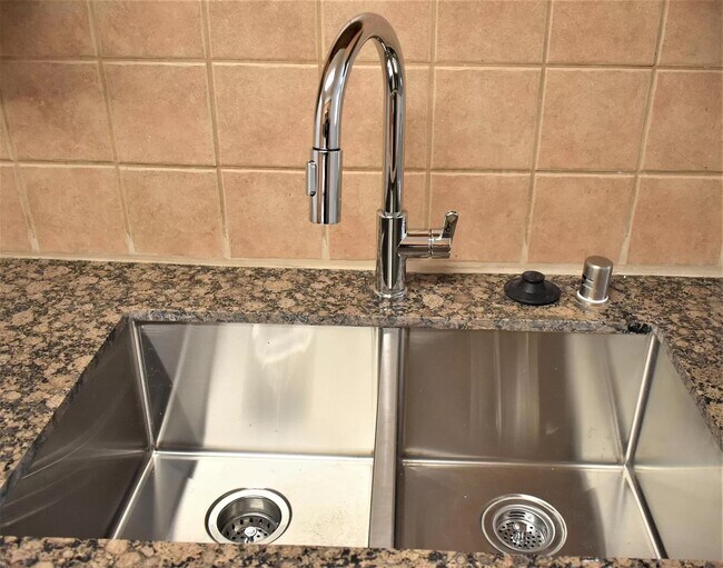 Photo - 5412 Lindley Ave Unidad 103 Rental