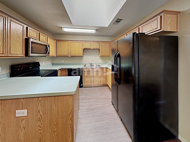 Photo - 1613 Lesli Dr