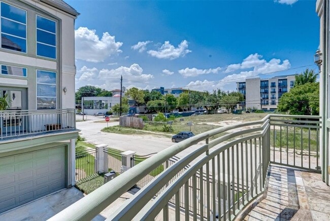 Photo - 1215 Wentworth St