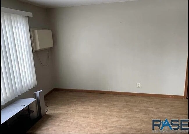 Photo - 1110 S Blaine Ave