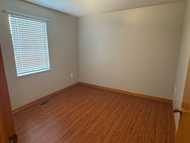 Photo - Old Stage Rd Duplex Unidad 5462 Old Stage Rd