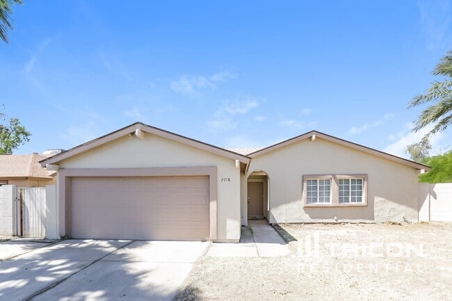 Building Photo - 7718 W Hazelwood St Rental
