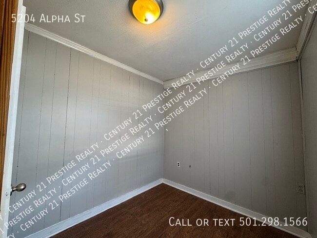 Photo - 5204 Alpha St