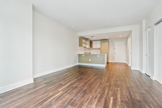 77 Hudson St Unit 2701