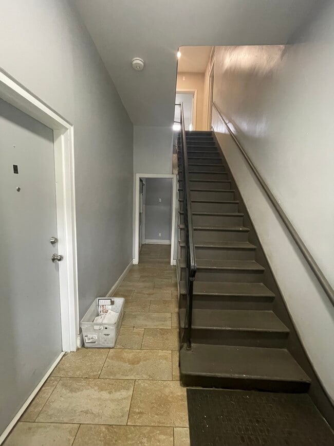 62 Dehart Pl Unit 2