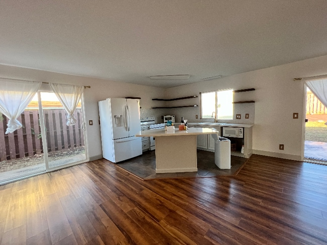 Photo - 4381 Olali St