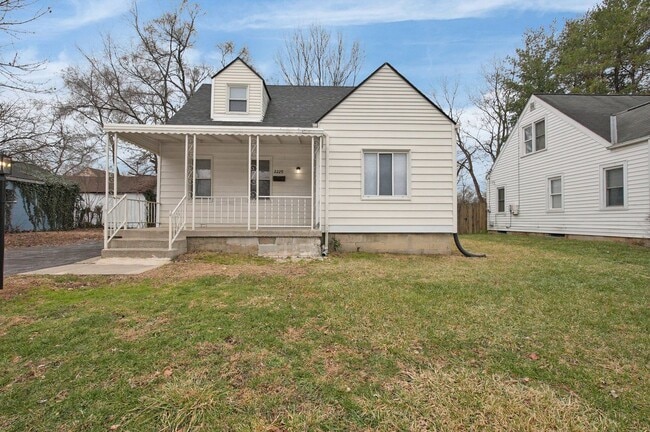 Building Photo - Charming 4-Bedroom Cape Cod with Spacious Backyard & Finished Basement!