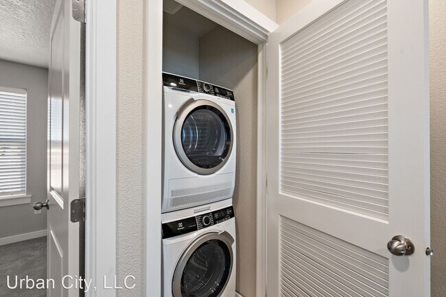 Photo - 2 br, 2.5 bath House - 10762 W Brownstone Ln