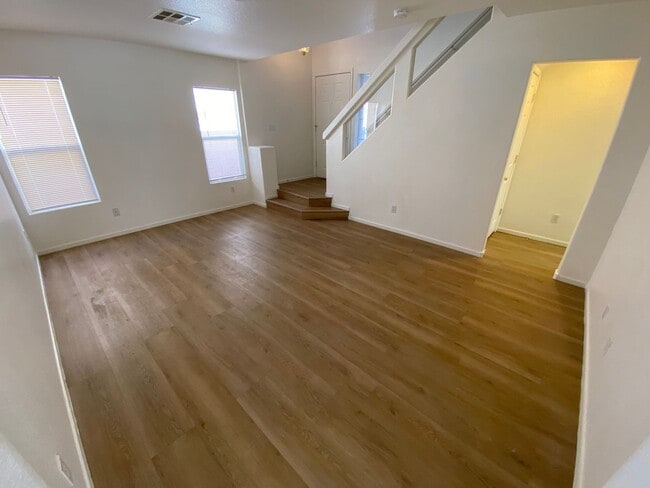 Photo - Great 4 bed/2.5 bath home located in the Southern area