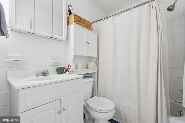 Photo - 344 Green Ln