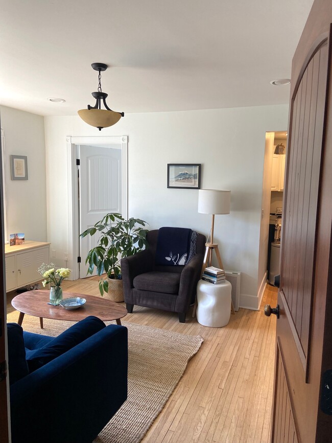 Photo - 481 Warwick St Unidad 2