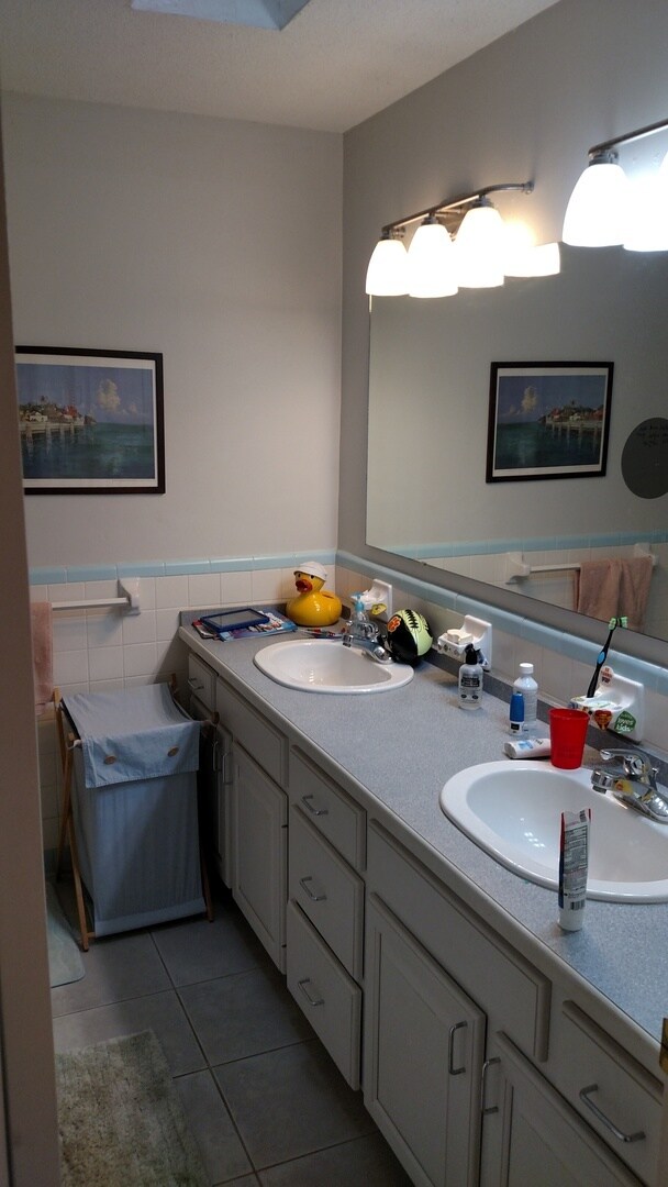 Photo - Beautiful 4/2.5 home in quiet neighborhood