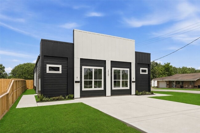 Building Photo - 7900 Bowen St