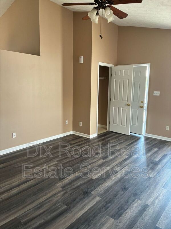 Photo - 966 Hathaway Dr