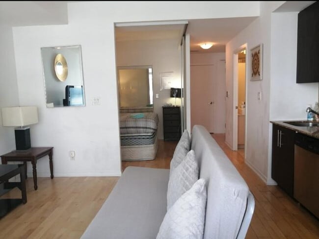 Photo - 16 York St Unit FL10-ID1347747P