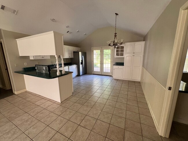 Photo - 3 bed 2.5 bath house with multiple bonus rooms!