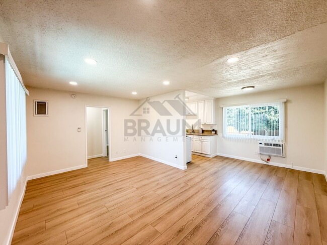 Photo - 6336 Tujunga Ave Unidad 4