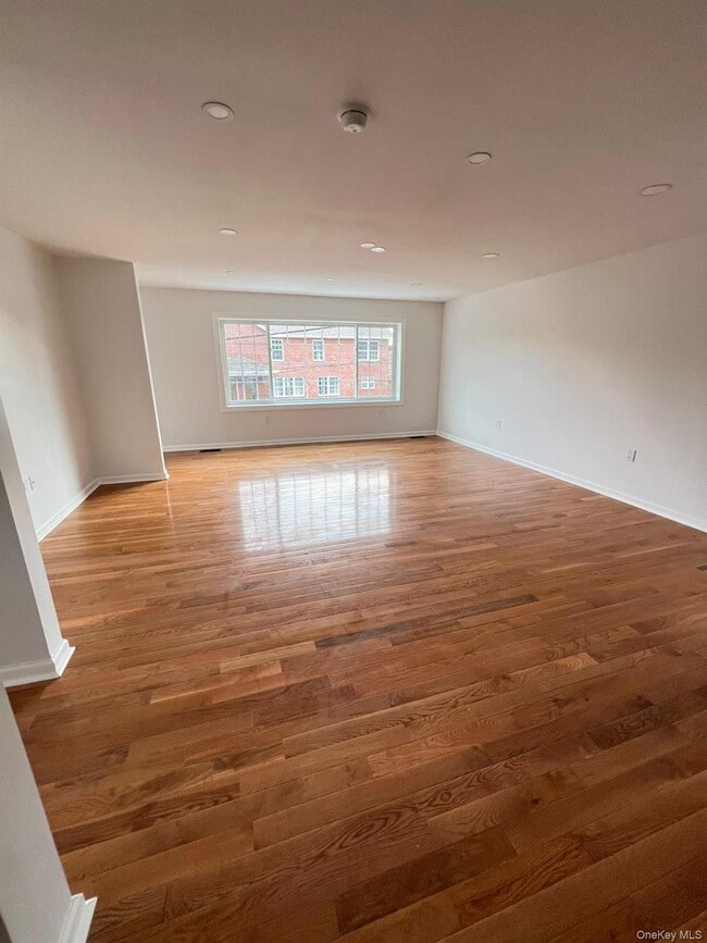 Photo - 50 Vineyard Ave