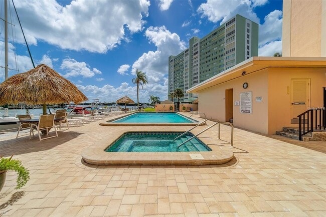 Photo - 51 Island Way Unit 909