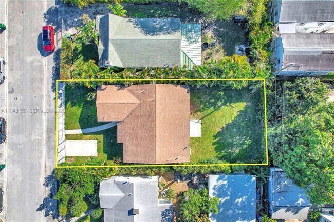 Photo - 130 NW 48th St