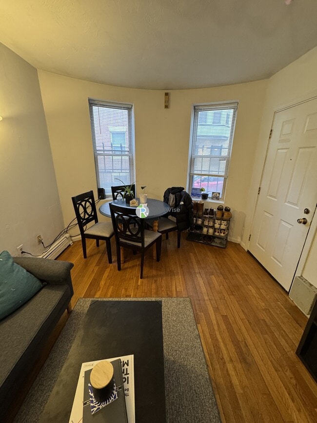 Photo - 24 St Cyprians Pl Unit 2R