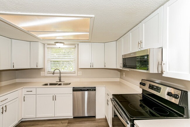 Photo - 7809 Hampton Pl
