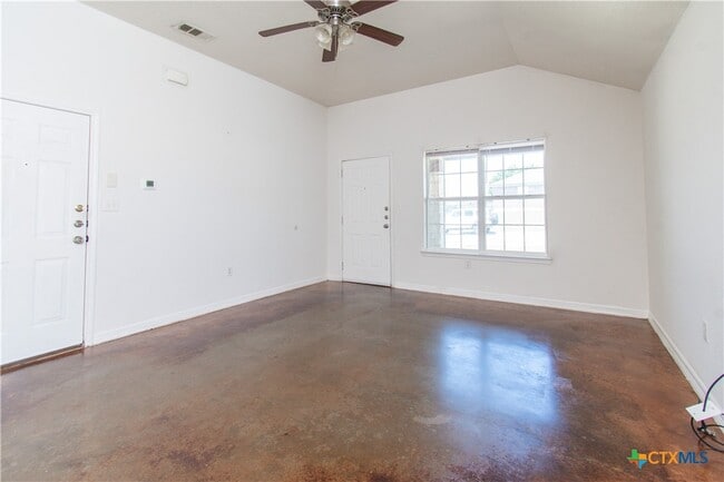 Photo - 3104 Baldwin Loop