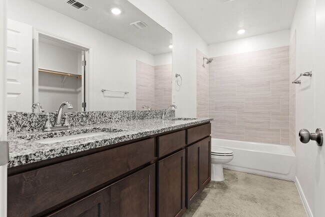 Photo - 906 Wax Myrtle Ct Unit A