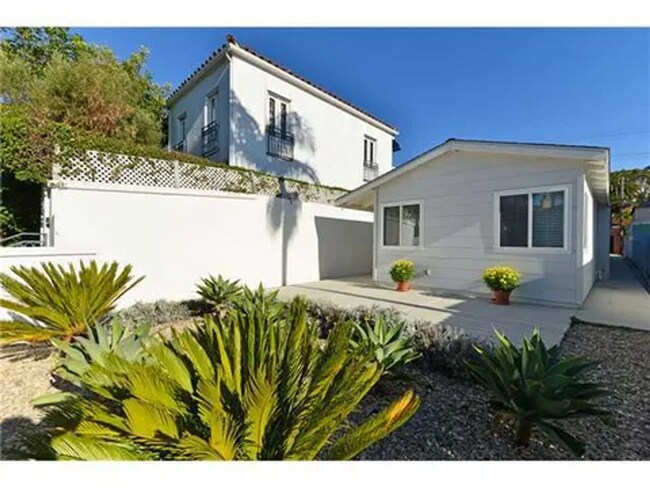 1249 Torrey Pines Rd