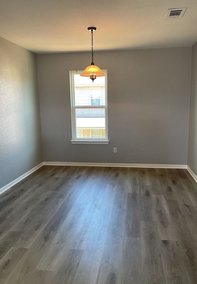 Photo - HOME FOR THE HOLIDAYS SPECIAL - AVAILABLE ... Unit 1604 Dugger Circle - D