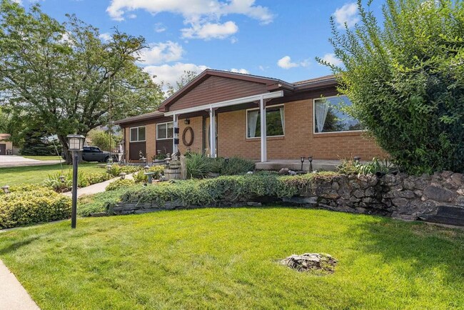 Photo - Single Family Home Close to SUU and Cedar High School