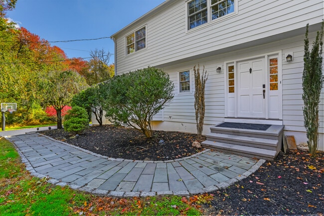 Photo - 17 Turkey Hill Cir