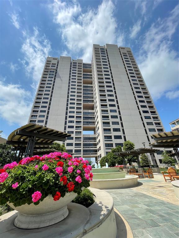 Photo - 1111 Hermann Dr Unidad 8E-2 Rental