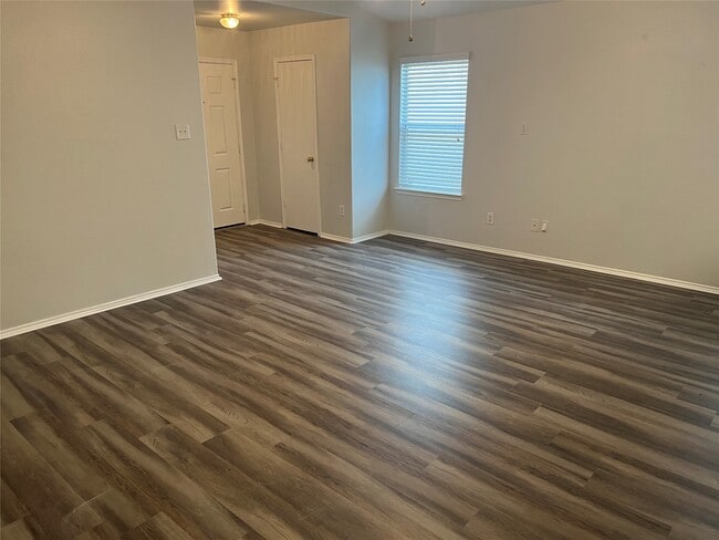 Photo - 1907 Cold River Dr