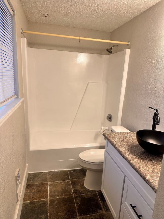 Photo - 3730 Thistlemont Dr