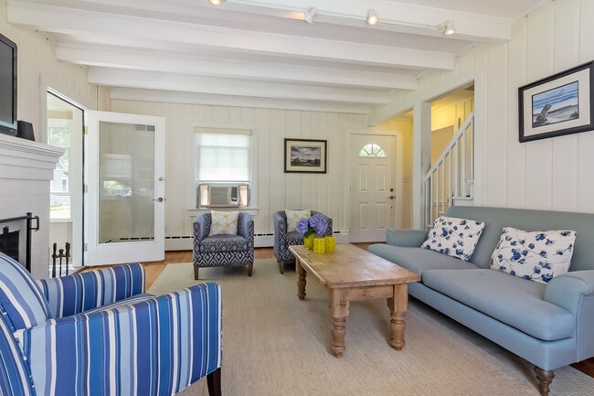 Photo - 52 Overshore Dr E