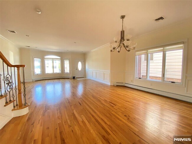 Photo - 517A Lawn Ave