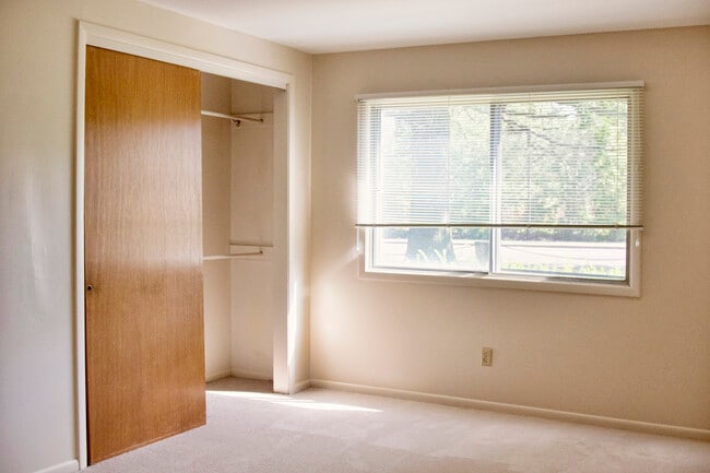 College Mall Apartments