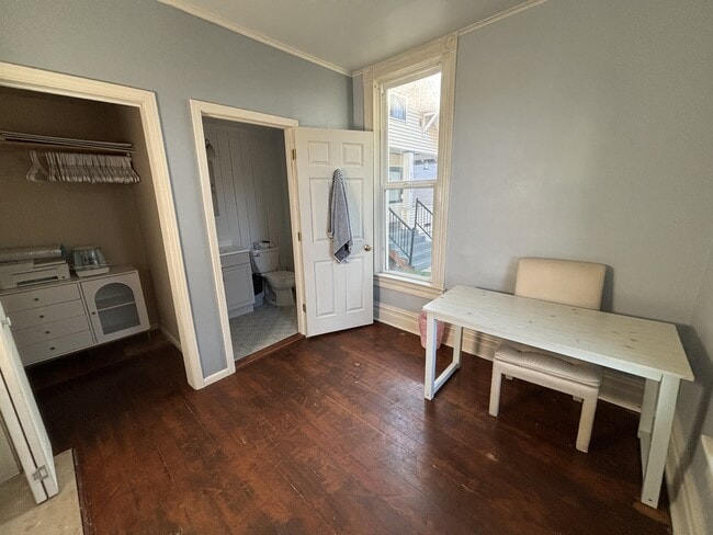 Photo - 1145 W Platinum St