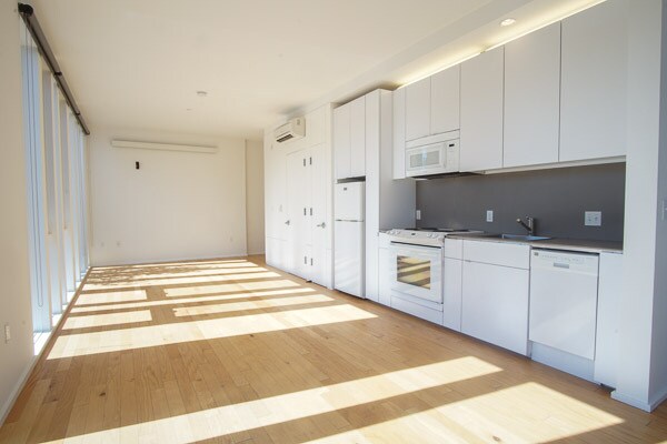 Photo - Incomparable Architecture in this 1 Bed + Bonus Room Townhouse! Unidad 1906 A