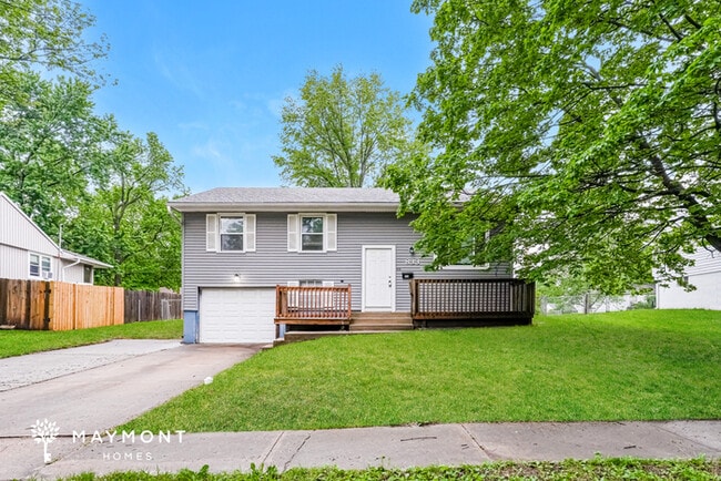 Building Photo - 833 N Ponca Dr