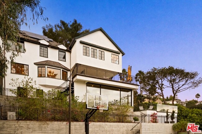 4818 Bonvue Ave